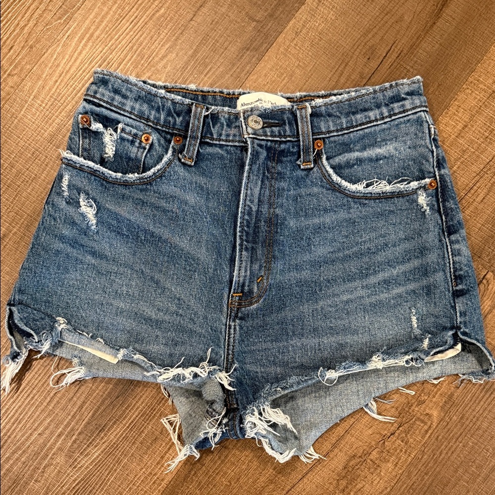Abercrombie & Fitch high rise mom shorts